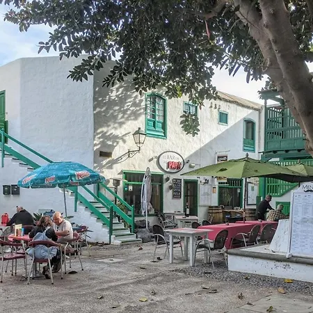 Apartment Ground Floor With Private Garden, Charcos