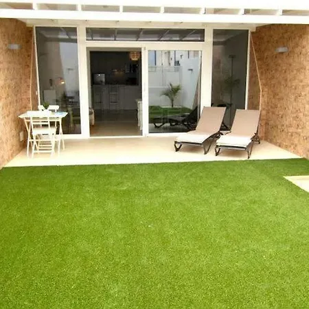 Apartament Ground Floor With Private Garden, Charcos